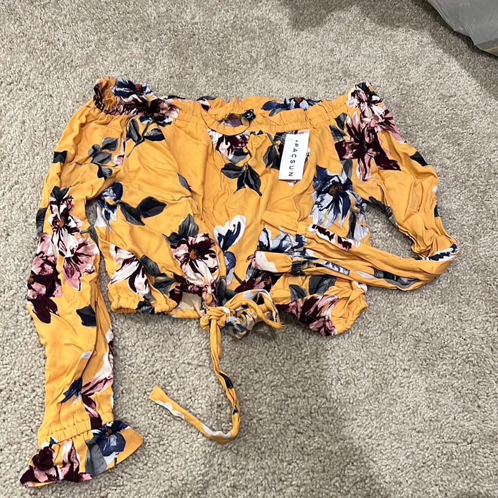KENDALL & KYLIE (TAG ON) off the shoulder crop